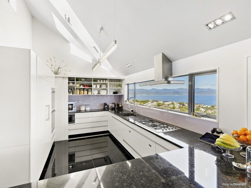 96 Madras Street, Khandallah, Wellington - Carousel 2