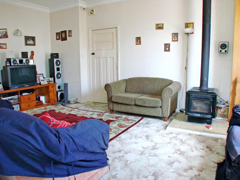 10 Randwick Crescent, Moera, Lower Hutt - Carousel 1