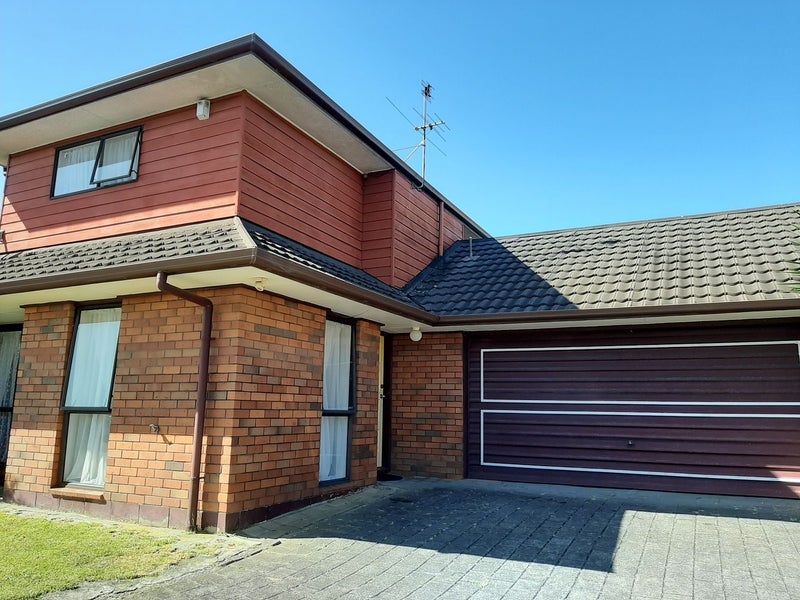 1/133 Whitford Road, Somerville, Manukau - Carousel 1