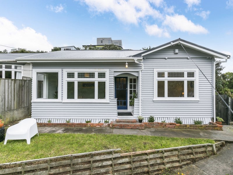 121 Houghton Bay Road, Houghton Bay, Wellington - Carousel 1