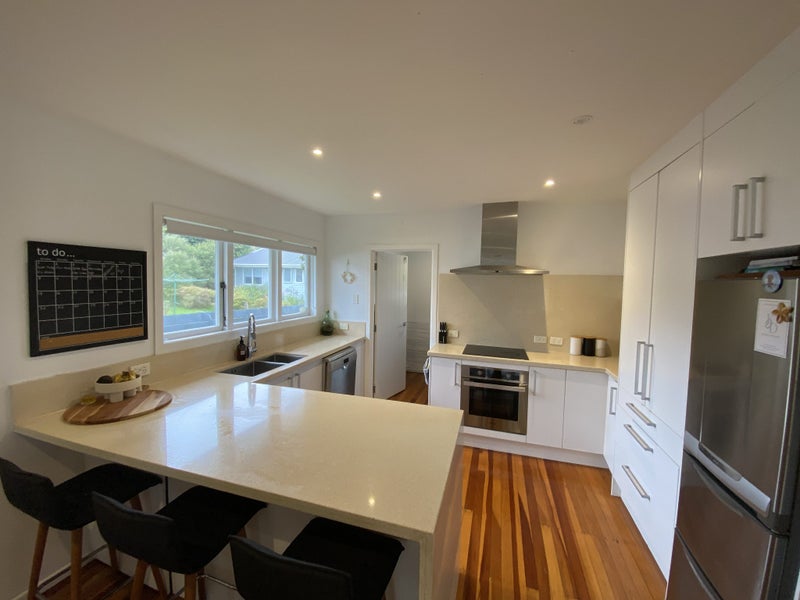 44 Flanshaw Road, Te Atatu South, Auckland - Carousel 2
