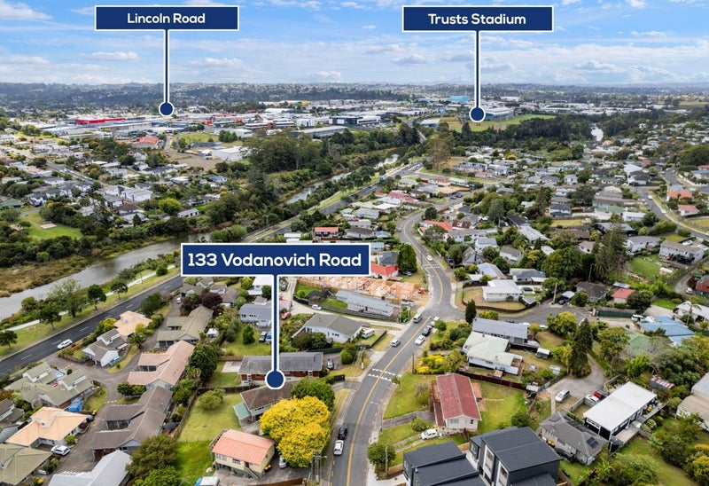 133 Vodanovich Road, Te Atatu South, Auckland - Carousel 2