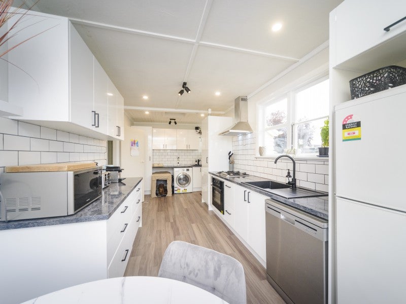 74 Rangiora Avenue, Roslyn, Palmerston North - Carousel 2