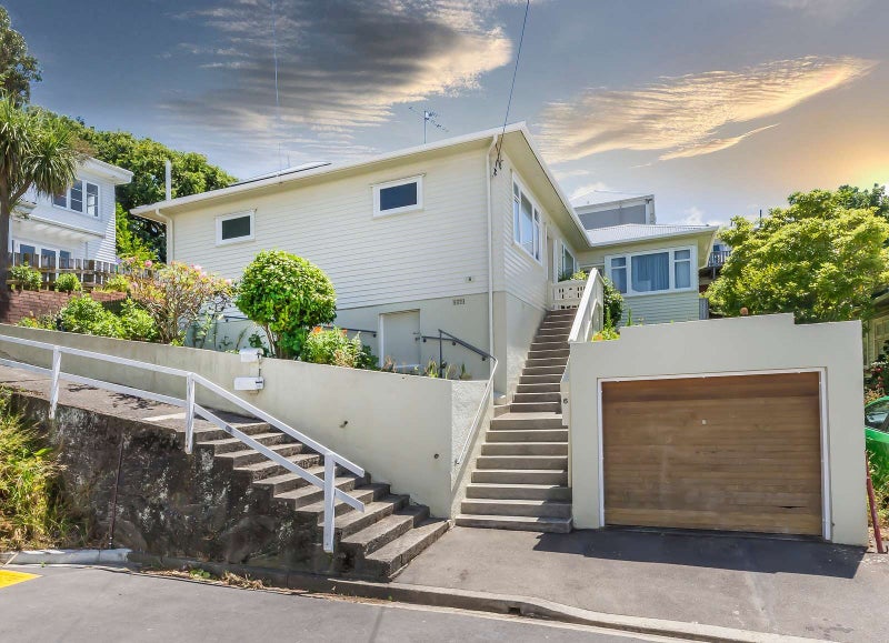6 Papawai Terrace, Mount Cook, Wellington - Carousel 1