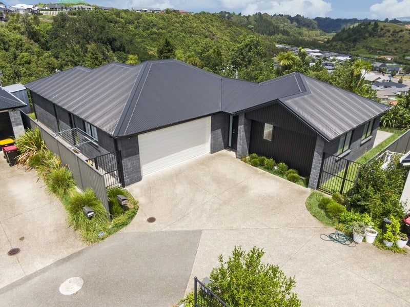 9 Shannon Lane, Pyes Pa, Tauranga - Carousel 2