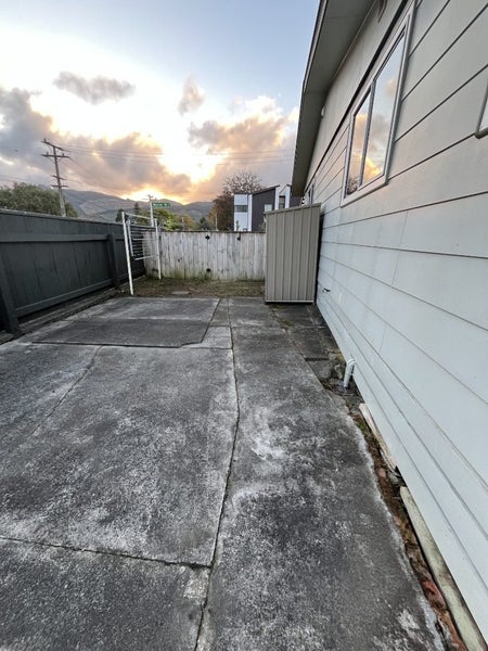 1/7 Bathurst Street, Silverstream, Upper Hutt - Carousel 37