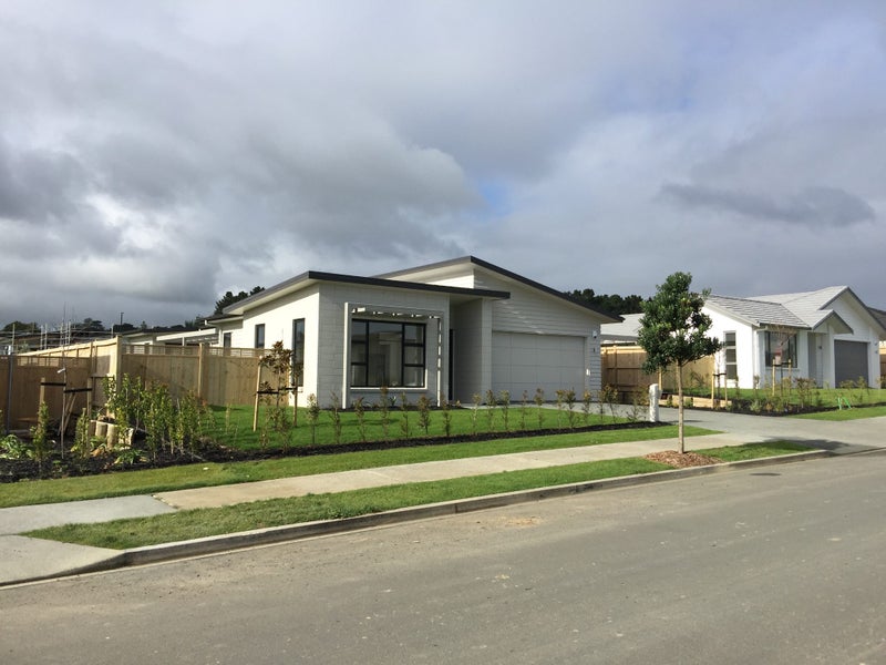 13 Mahutonga Avenue, Beachlands, Auckland - Carousel 2