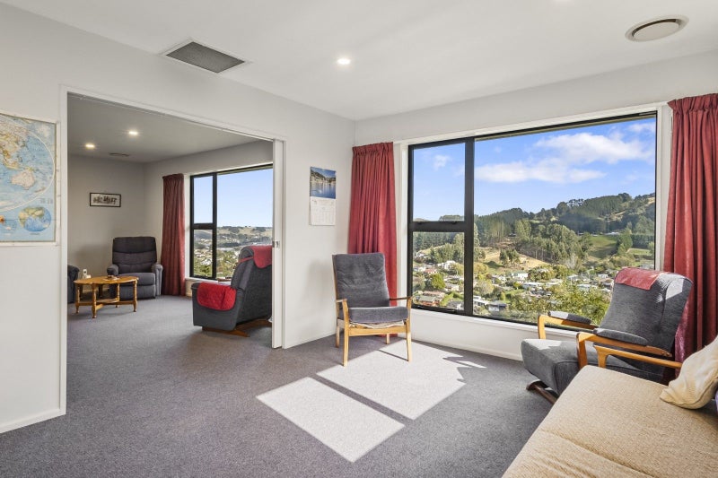 37 Pitcairn Street, Belleknowes, Dunedin - Carousel 2