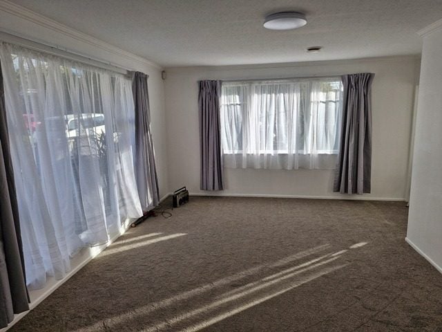 3 Waters Place, New Lynn, Auckland - Carousel 2