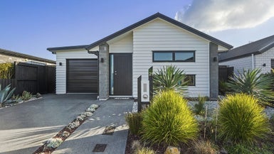 21 Naismith Street, Chartwell, Hamilton - Carousel 1