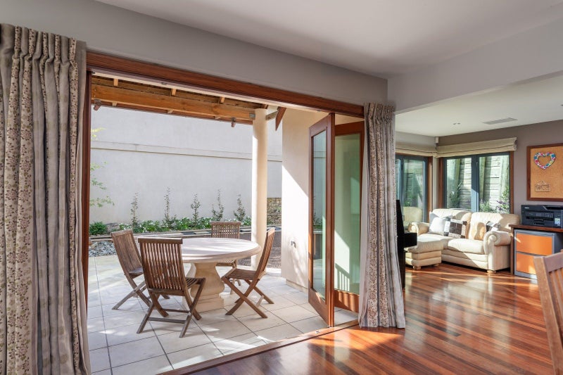 2/3 Gard Street, Silverstream, Upper Hutt - Carousel 2