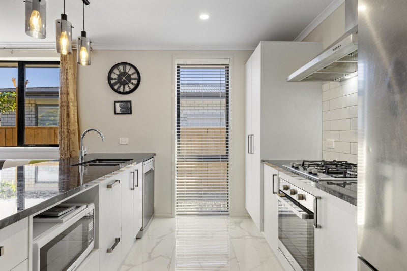 14 TE WHARO DRIVE - Carousel 1