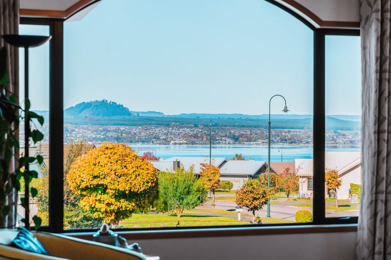 15 Woburn Place, Nukuhau, Taupo - Carousel 1