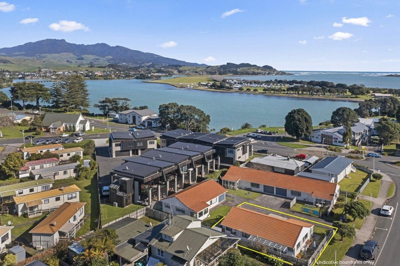 14A Bankart Street, Raglan - Carousel 24