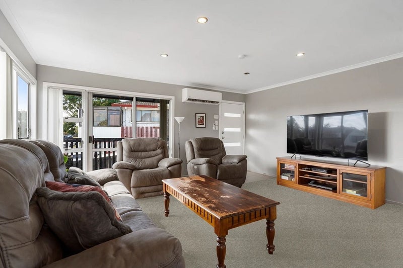 152 Everglade Drive, Totara Heights, Auckland - Carousel 1