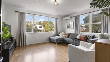 3/4 Don Croot Street, Western Springs, Auckland - Carousel 1