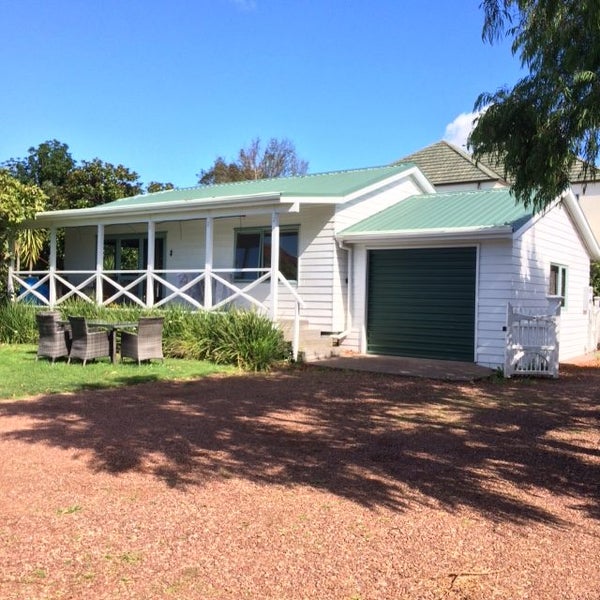 87 Bleakhouse Road, Howick, Auckland - Carousel 1