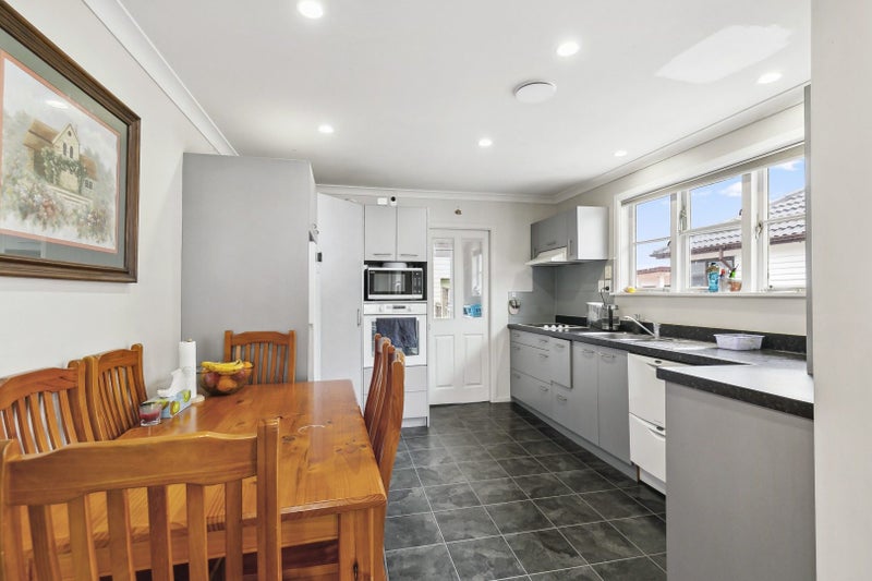 5 East Street, Petone, Lower Hutt - Carousel 2