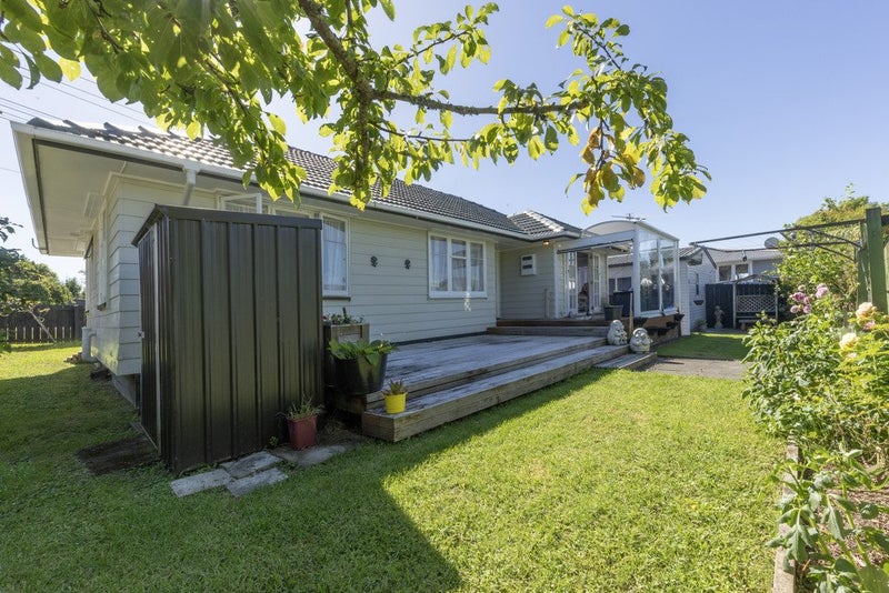 2 Simpson Road, Ranui, Auckland - Carousel 2