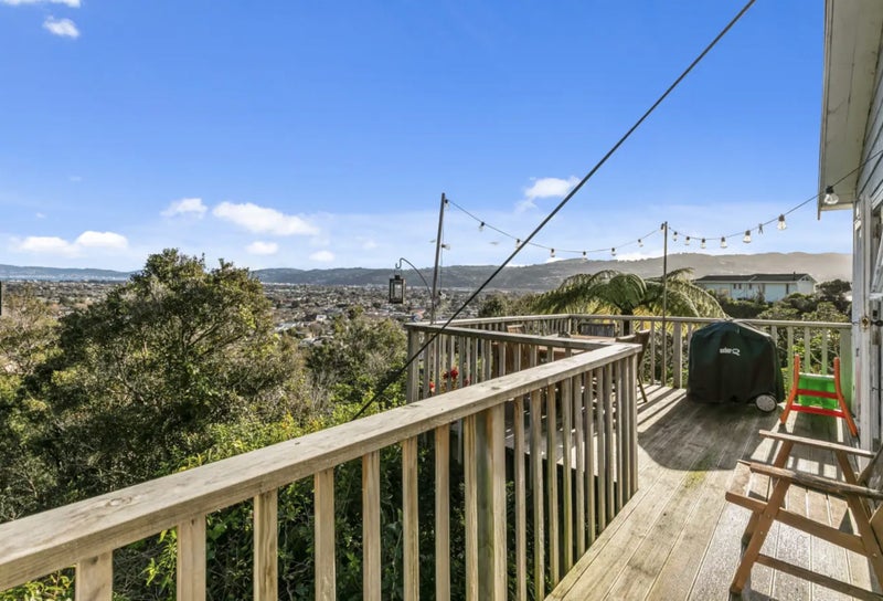 24 Woodvale Grove, Fairfield, Lower Hutt - Carousel 2