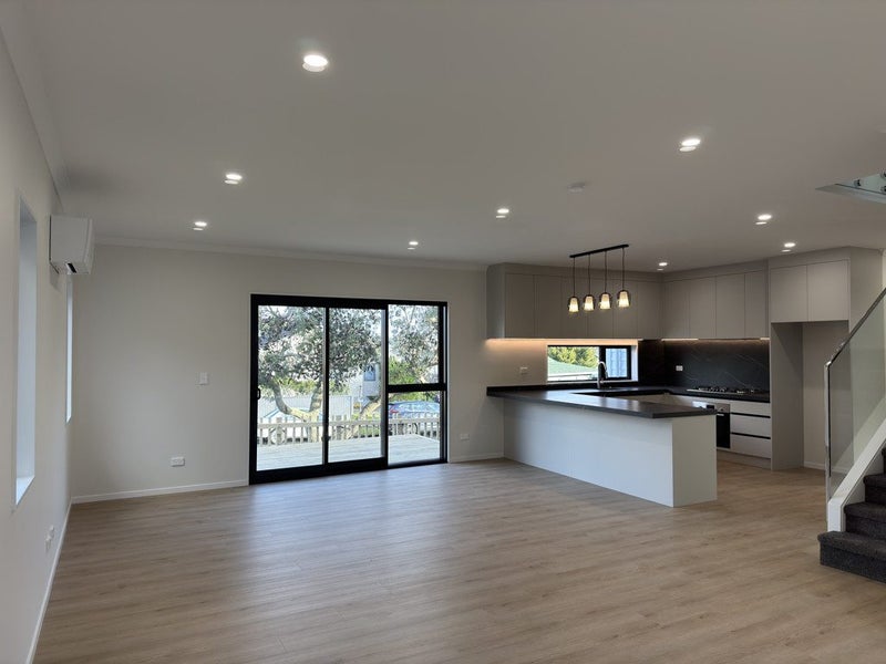 137 Clovelly Road, Bucklands Beach, Auckland - Carousel 2