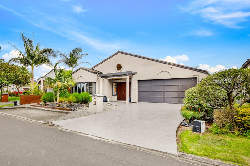 11 Huntaway LANE, Te Atatu Peninsula, Waitakere - Carousel 1