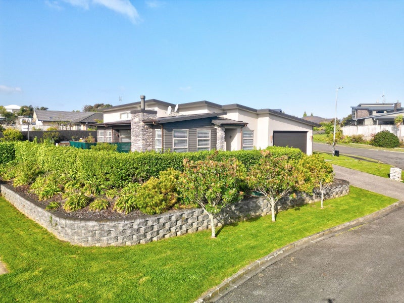 2 Webster Place, Otamatea, Whanganui - Carousel 1
