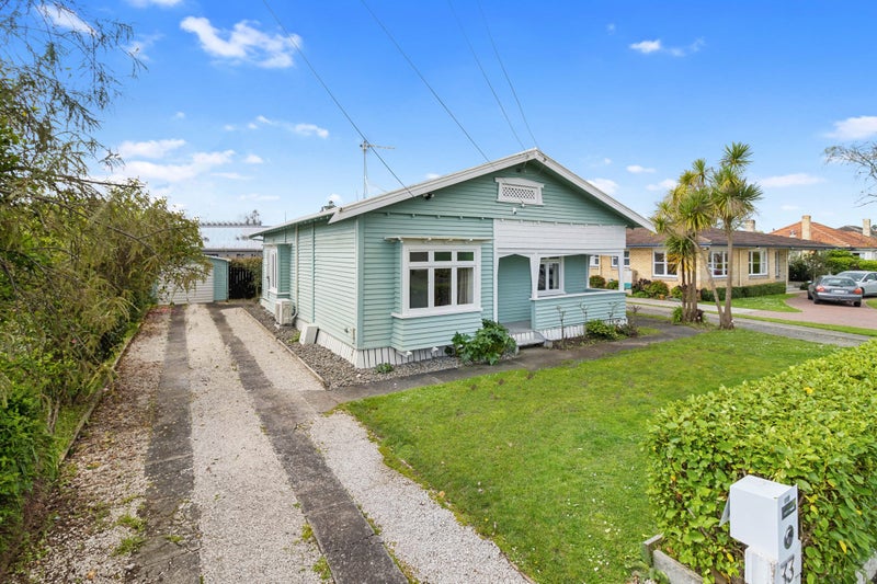 33 East Street, Claudelands, Hamilton - Carousel 1
