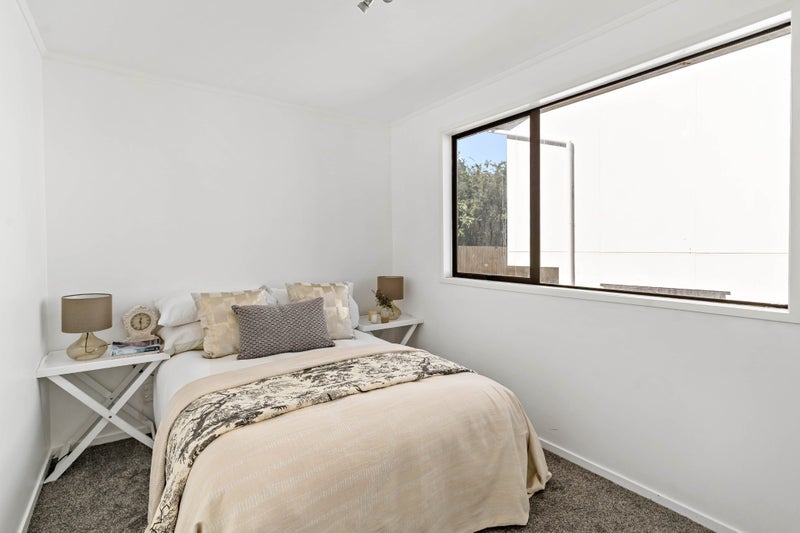 9 Massine Place, Randwick Park, Auckland - Carousel 2