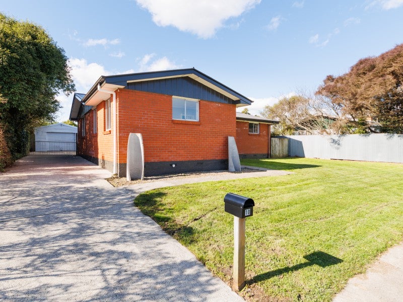 10 Benbow Place, Awapuni, Palmerston North - Carousel 2
