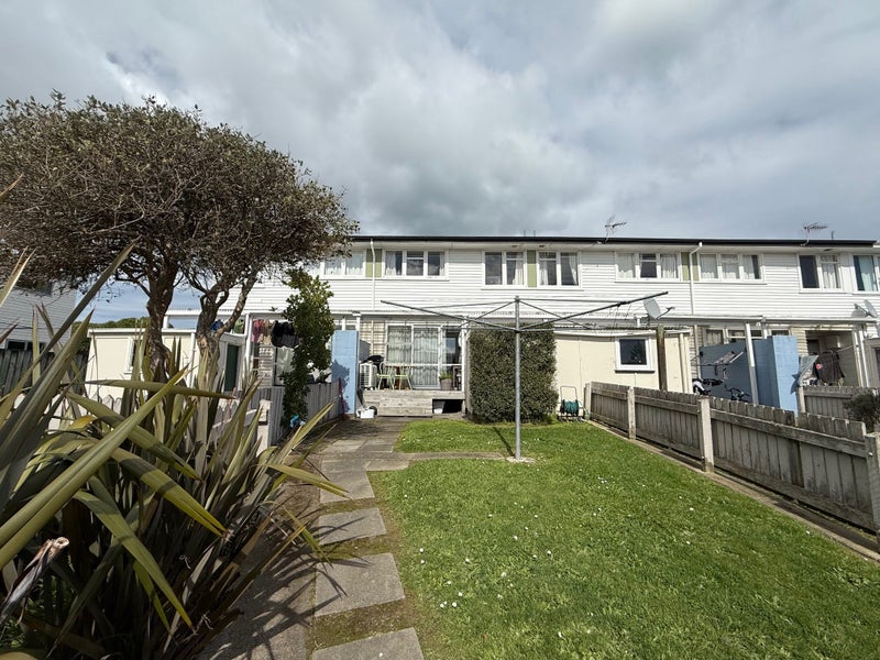 4/1 Waione Street, Petone, Lower Hutt - Carousel 1
