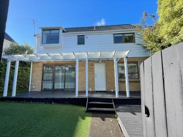 112B Norman Lesser Drive, Saint Johns, Auckland - Carousel 1