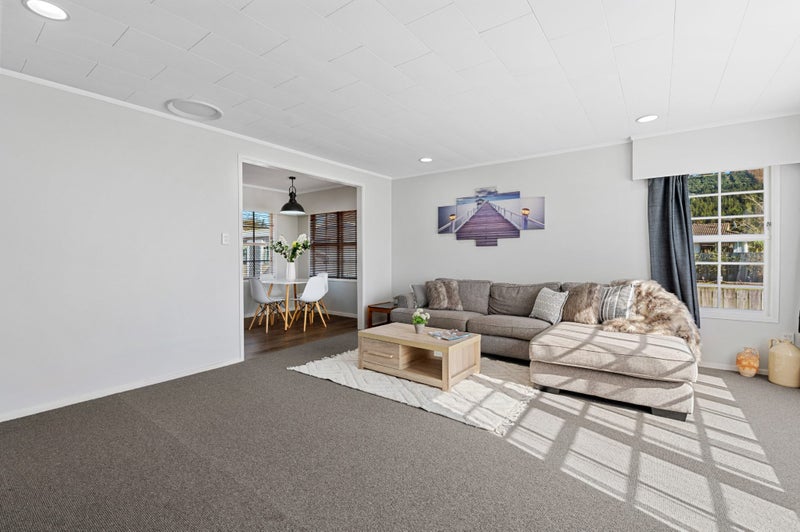 4 Urquhart Place, Fairy Springs, Rotorua - Carousel 2