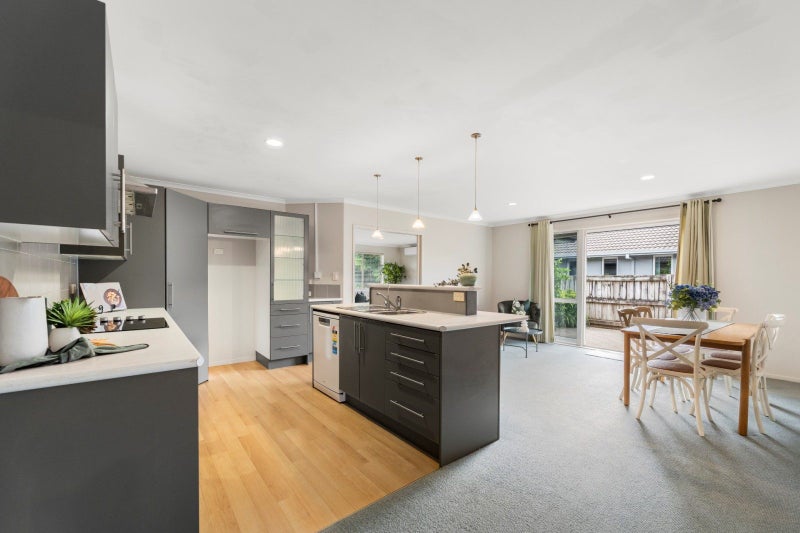 12 Glencoe Court, Pyes Pa, Tauranga - Carousel 1