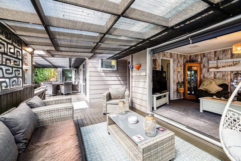 51 Onedin Place, Titirangi, Auckland - Carousel 2