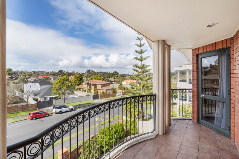 21 Gerard Way, Saint Johns, Auckland - Carousel 2