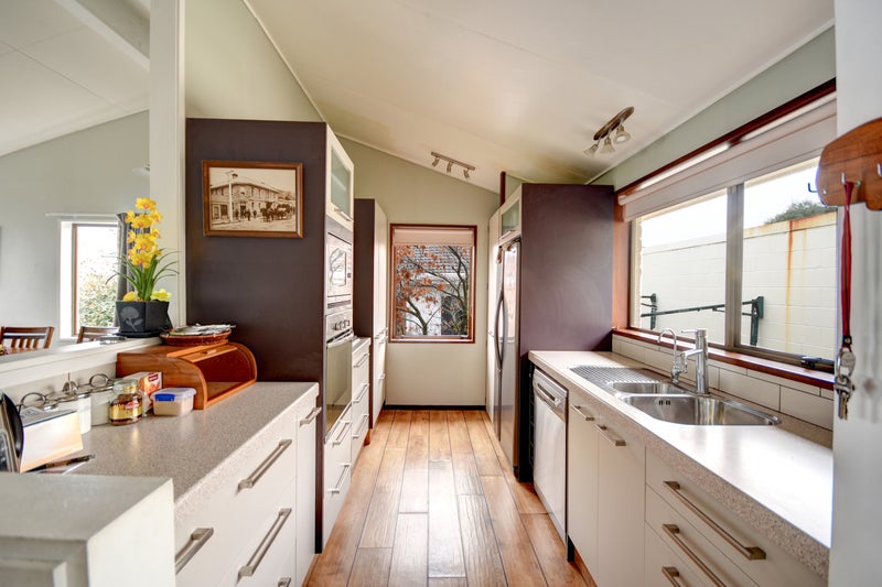 9A Jane Street, Macandrew Bay, Dunedin - Carousel 2