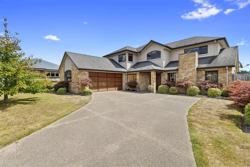 7 Stratford Place, Huntington, Hamilton - Carousel 2