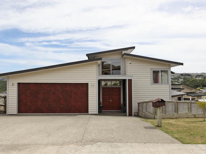 76 Cedar Street, Maungaraki, Lower Hutt - Carousel 19