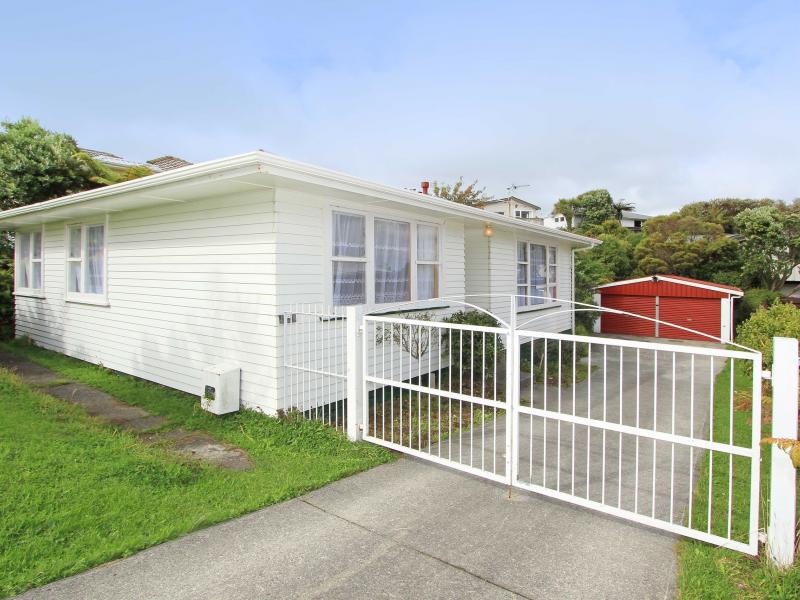 234 Dowse Drive, Maungaraki, Lower Hutt - Carousel 1