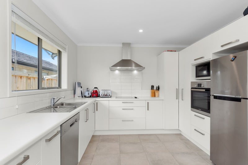 19D Rewarewa Place, Matua, Tauranga - Carousel 2