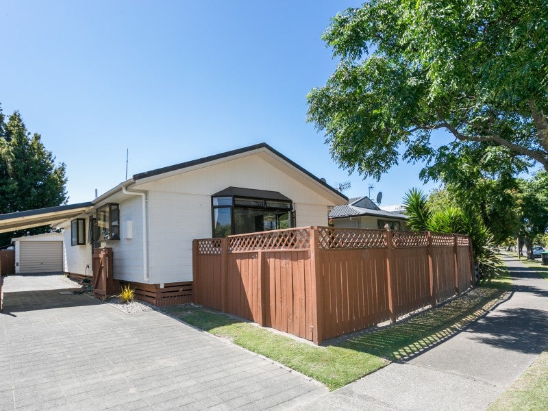 44B Spriggs Crescent, Greenmeadows, Napier - Carousel 1