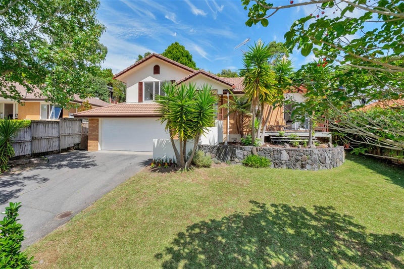 9 Phoebe Meikle Place, Torbay, Auckland - Carousel 1