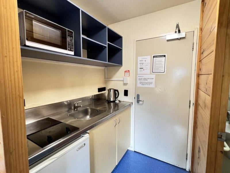 58/4 Sussex Street, Mount Cook, Wellington - Carousel 2