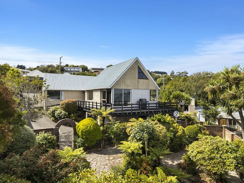 16 Bayne Terrace, Macandrew Bay, Dunedin - Carousel 2