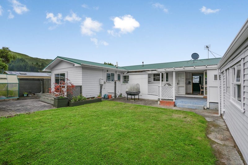 12 Twickenham Street, Wainuiomata, Lower Hutt - Carousel 23