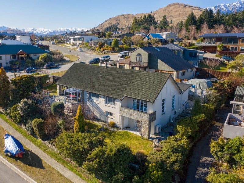 11 Poplar Drive, Kelvin Heights, Queenstown - Carousel 1