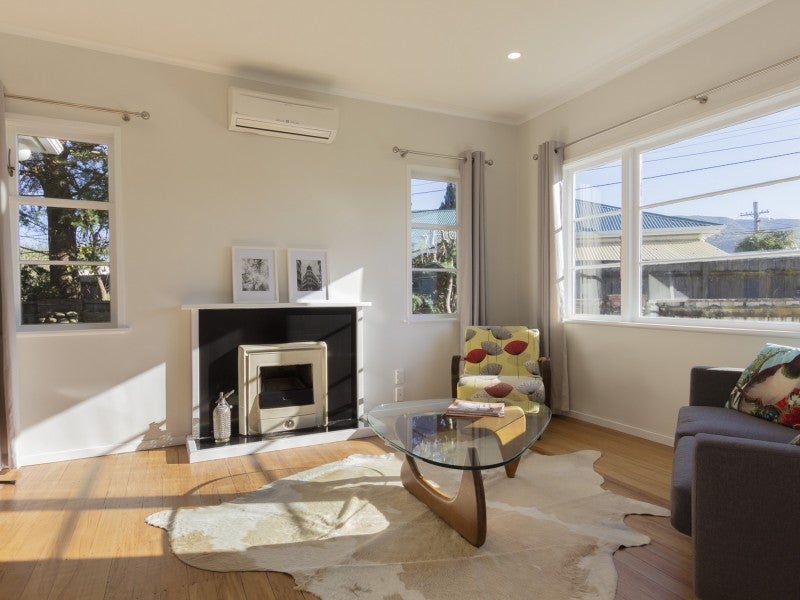 8 Hood Avenue, Heretaunga, Upper Hutt - Carousel 2