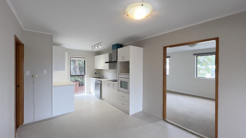 49 Lewisham Street, Highland Park, Auckland - Carousel 2