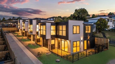 12A Hewlett Road, Massey, Auckland - Carousel 1